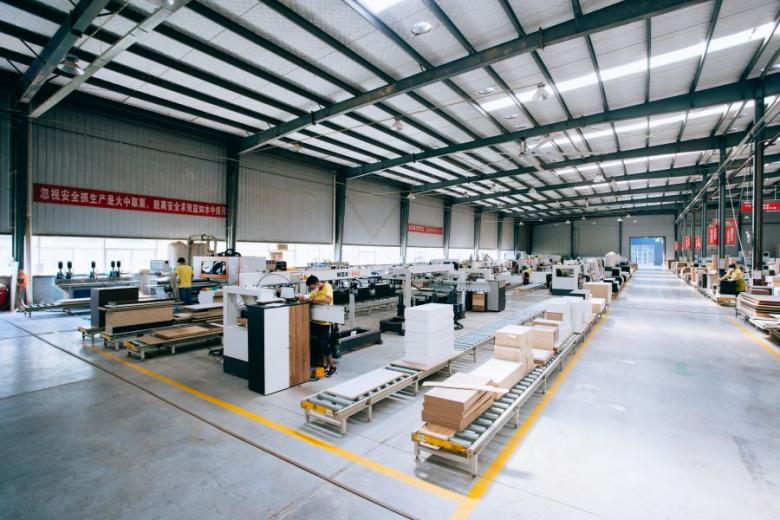 20200714/5f0dc7e4593d3.jpg 博菲克定制家具工廠.jpg