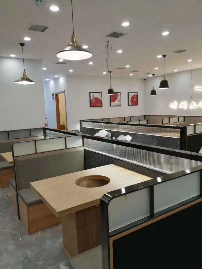 20200724/5f1a4cd7cf559.jpg 西安火鍋桌子批發市場.jpg