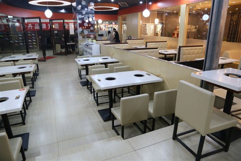 20210307/60442b4173a37.jpg 西安博菲克餐飲家具生產車間.jpg